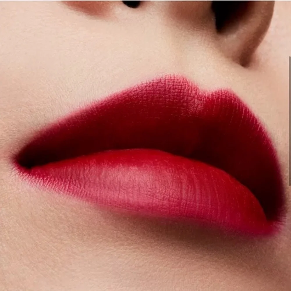 NIB Mac Love Me Lipstick E For Effortless